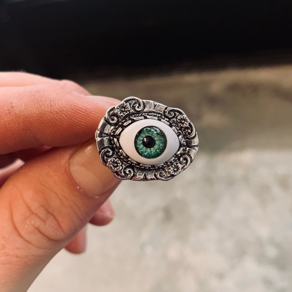 Evil Eye ‘All Seeing’ Tibetan Silver Ring - Picture 4 of 5